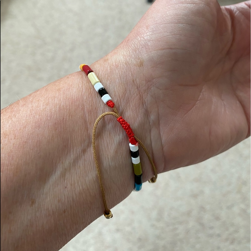 Adjustable Beaded Bracelet - Picture 3 of 4